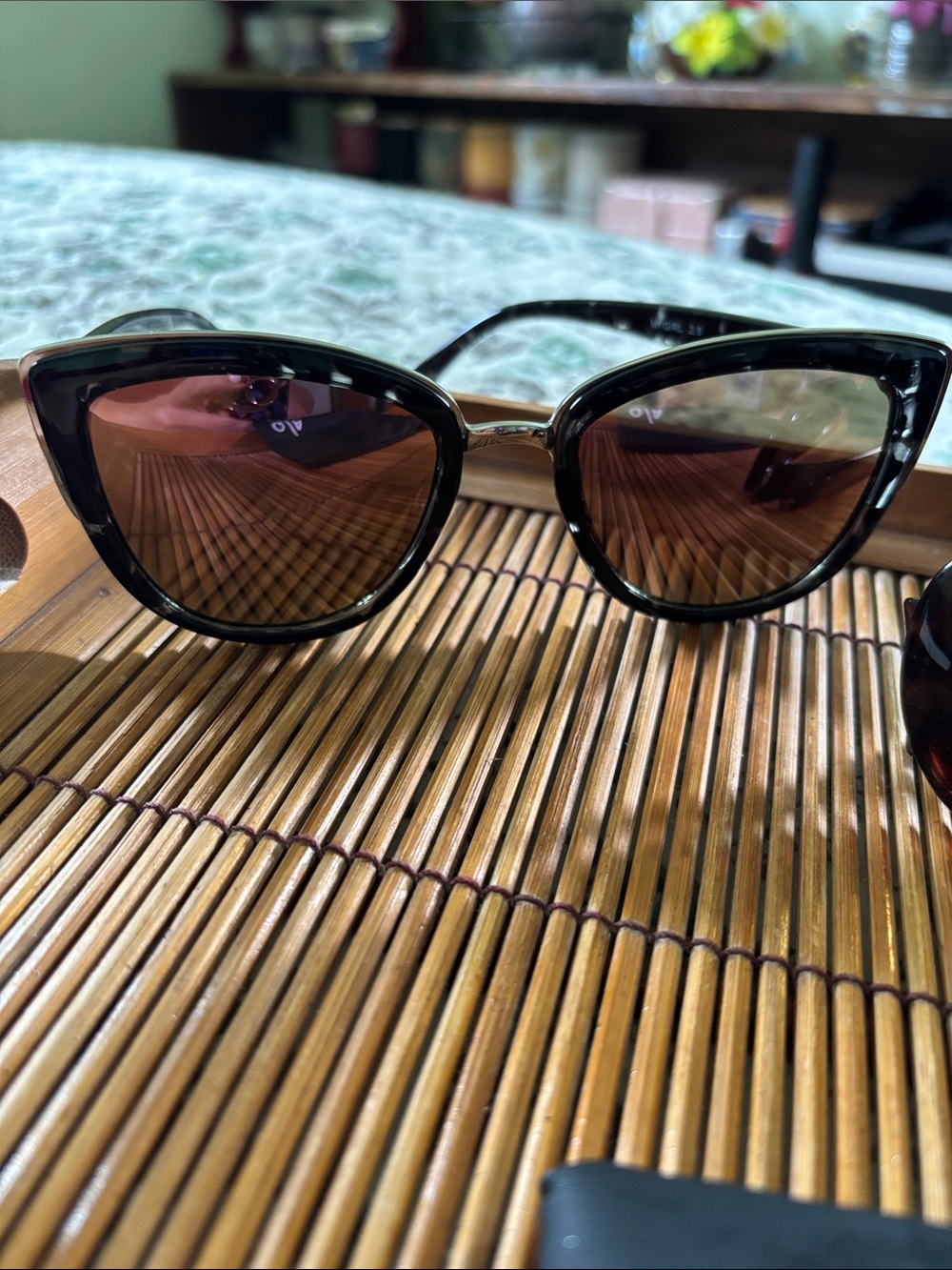 Quay Australia Cat-Eye Sunglasses - Black Frame with mirror lenses.  W/soft case